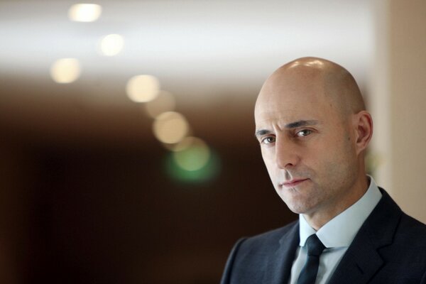 Attore britannico Mark Strong