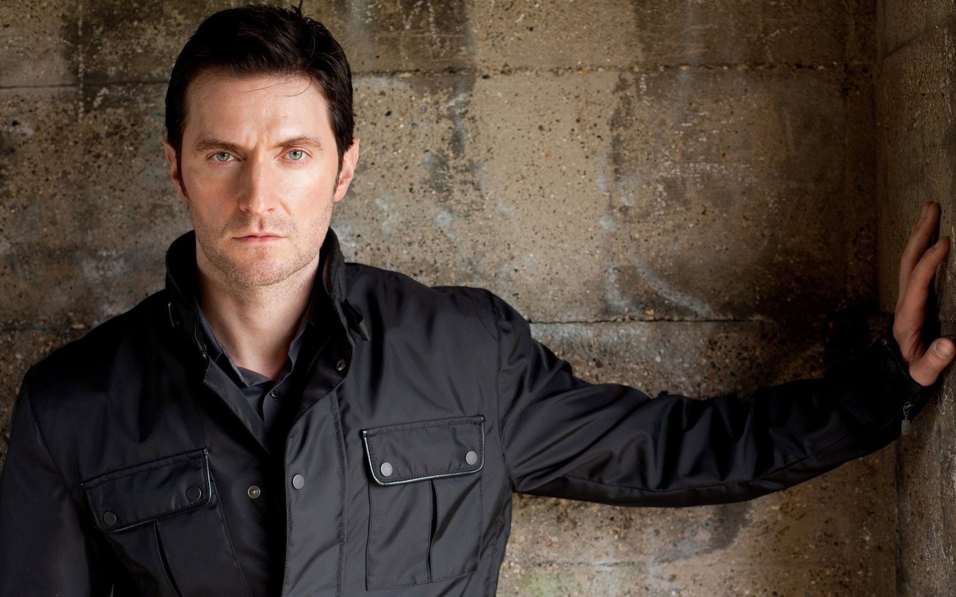 el hombre richard armitage