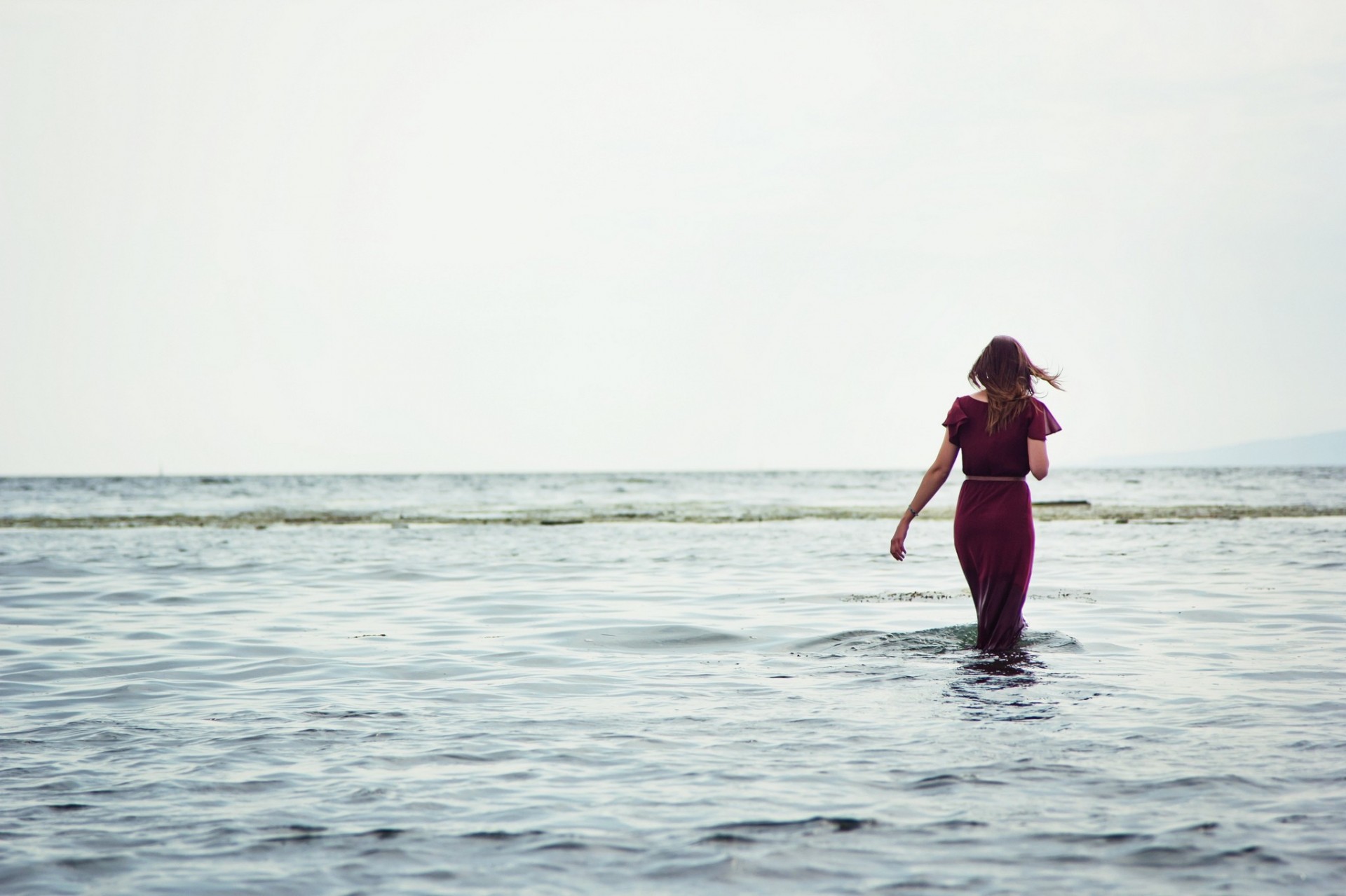 bouquet widescreen full screen girl river mood background wallpaper water sea wind breeze horizon