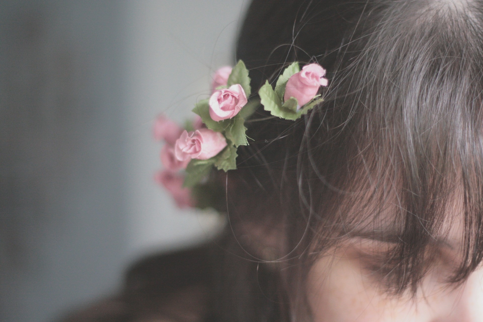 mood girl flower hair