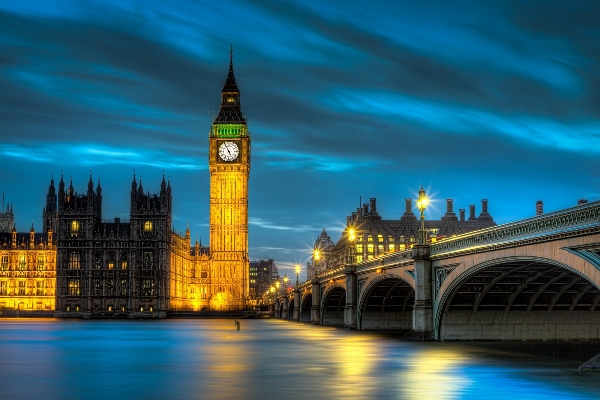 big ben palais de westminster londres angleterre royaume-uni big ben éclairage lumière lanternes pont eau rivière tamise thames soirée nuit ville