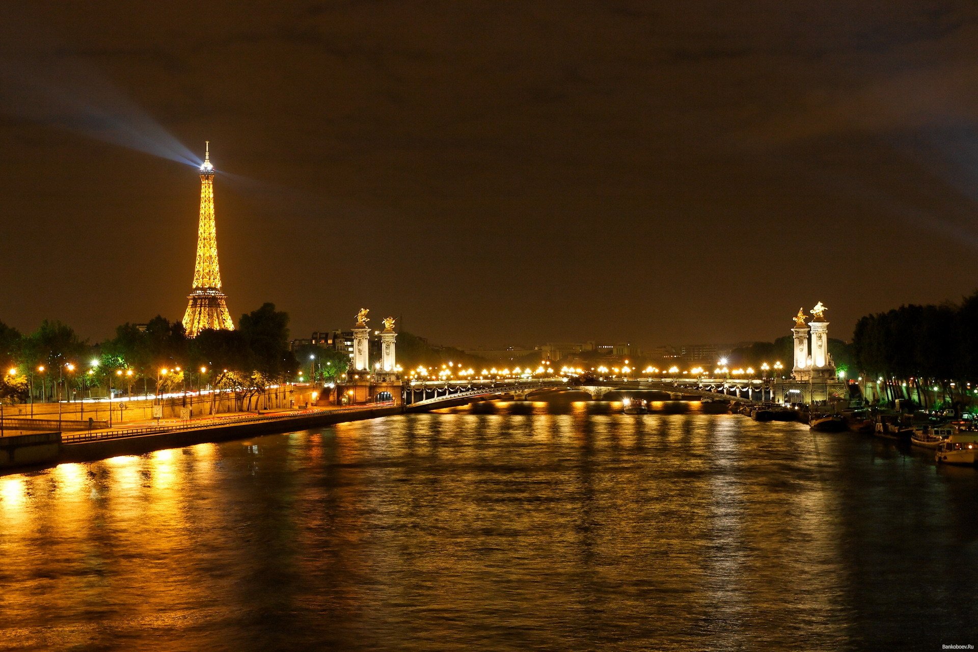 parigi torre eiffel acqua città luci notte