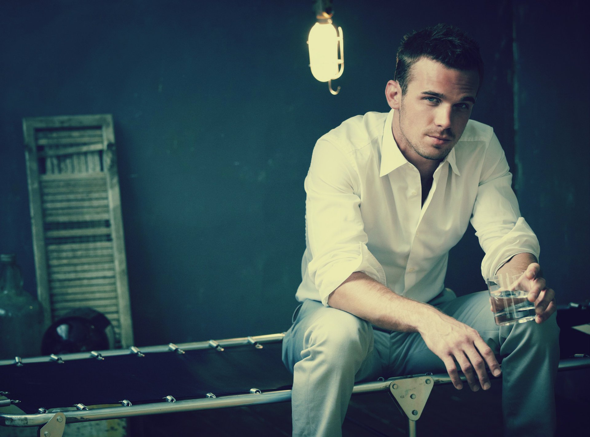 cam gigandet cam gigandet room glass actor water actor