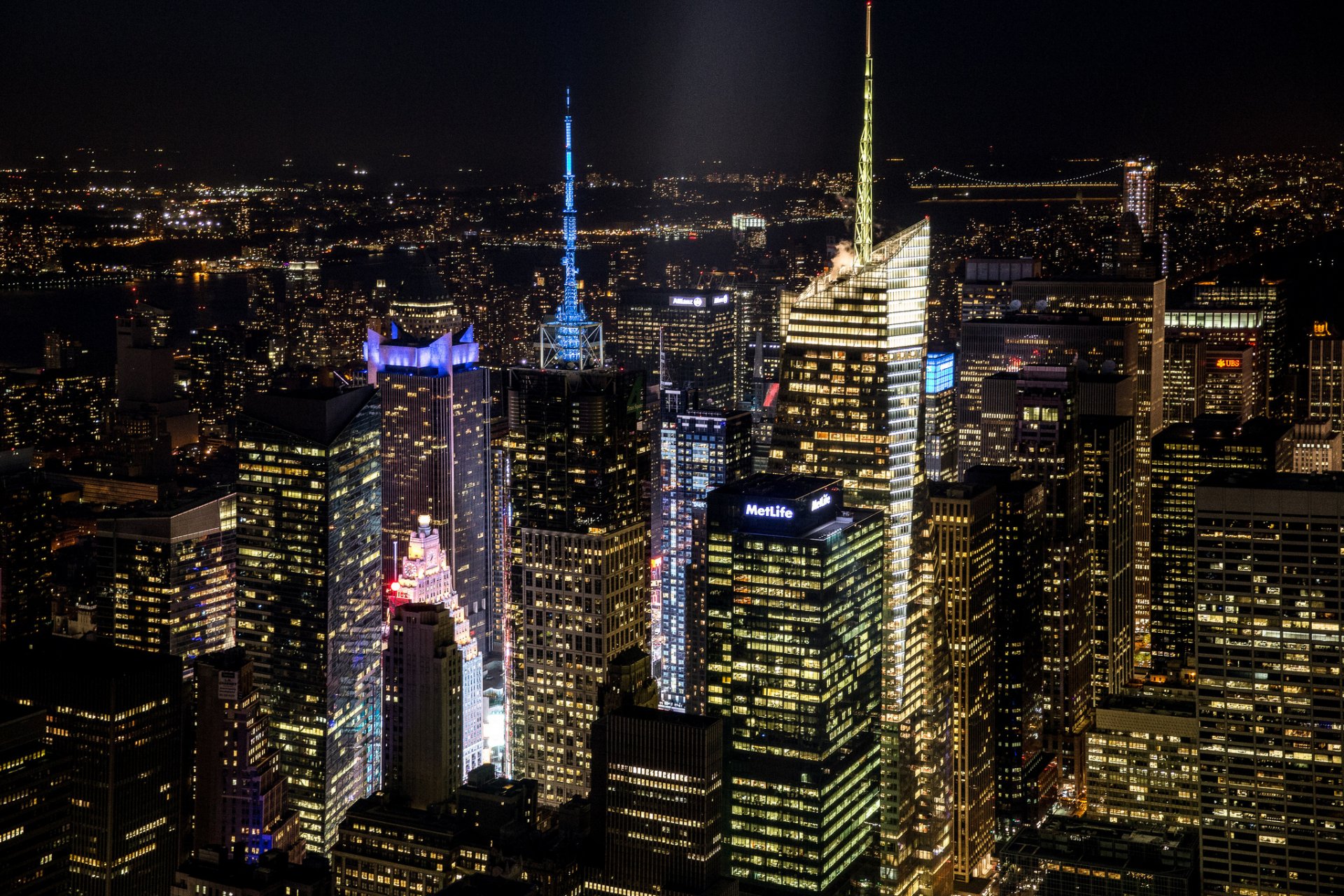 new york usa città notte grattacieli edifici case luce illuminazione panorama