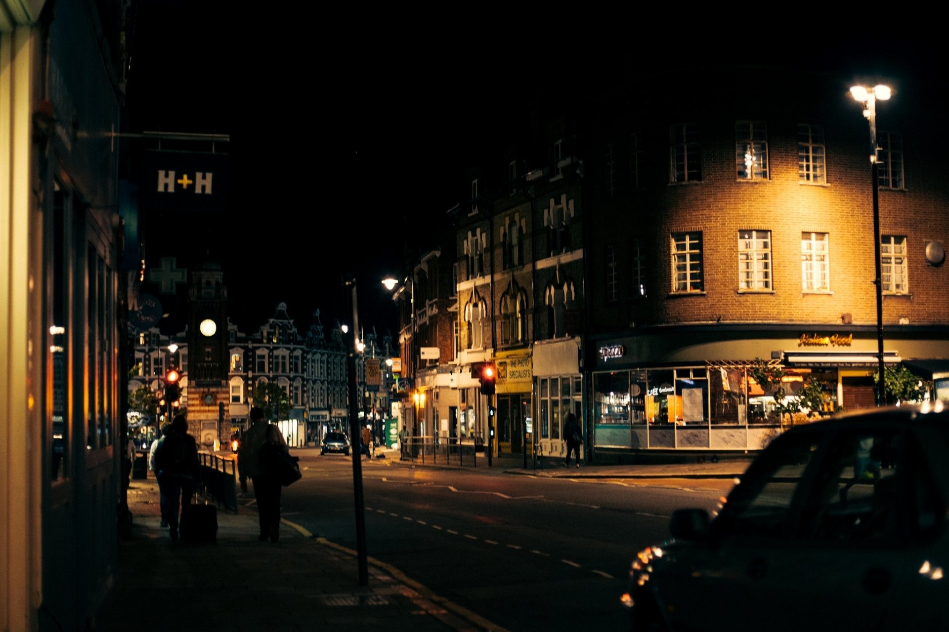 londra inghilterra regno unito città notte strada strada persone automobili illuminazione luci semafori