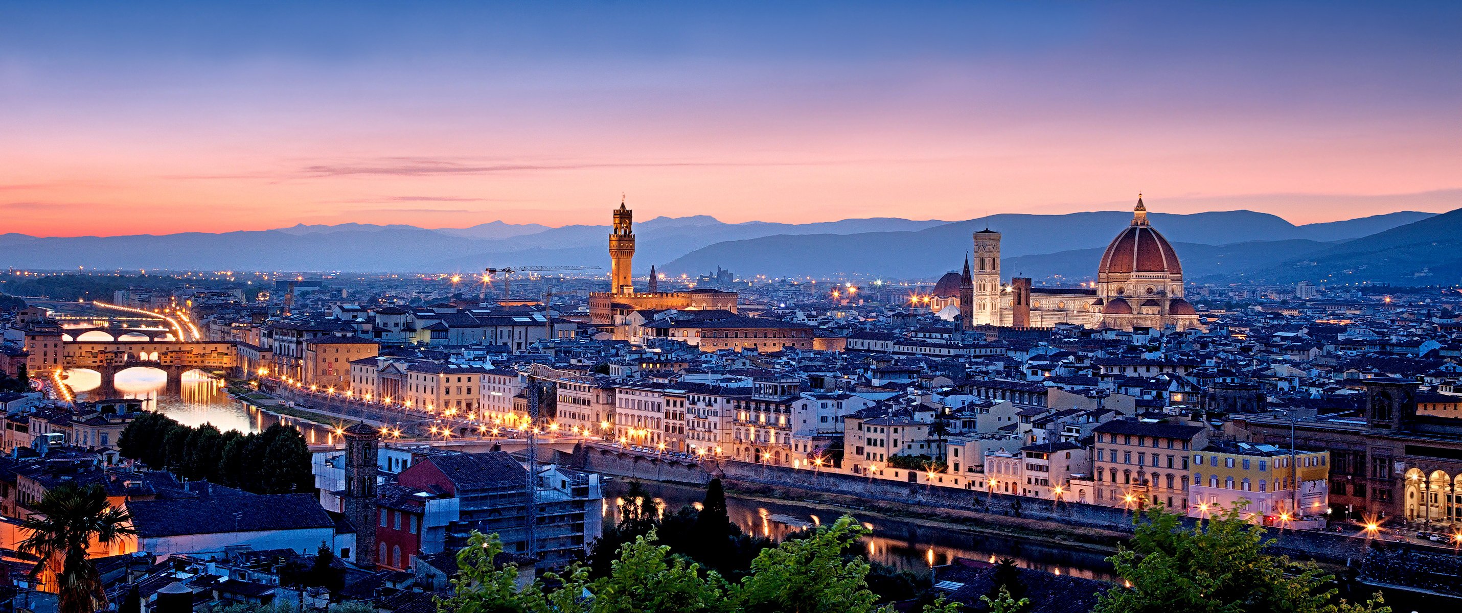 firenze firenze toscana italia la cattedrale di santa maria del fiore palazzo vecchio santa maria del fiore città sera tramonto cattedrale palazzo case edifici ponti luci natura panorama