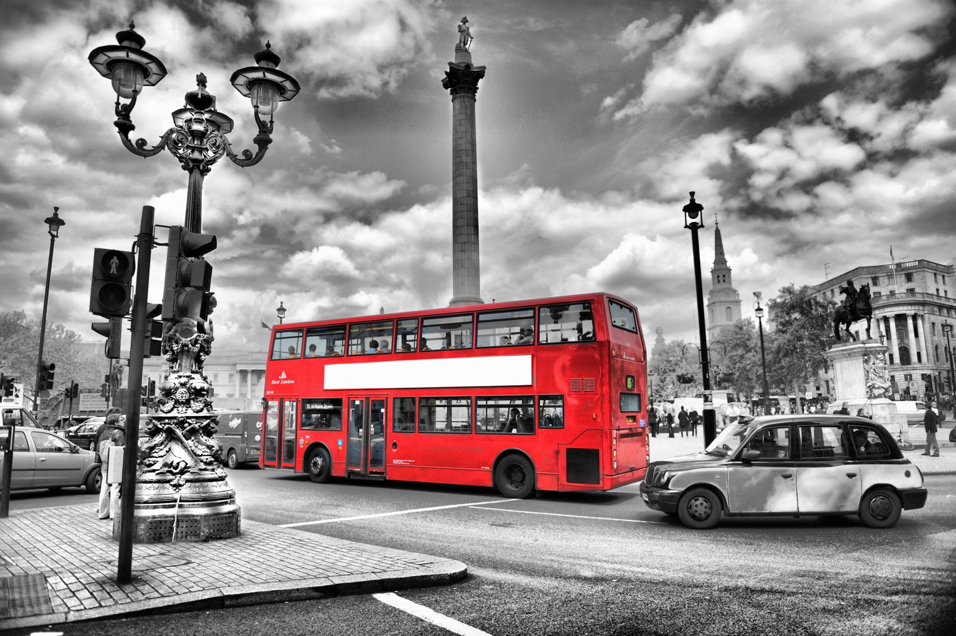 londra inghilterra autobus notte luci spot strada strada città bianco e nero luci sfocatura