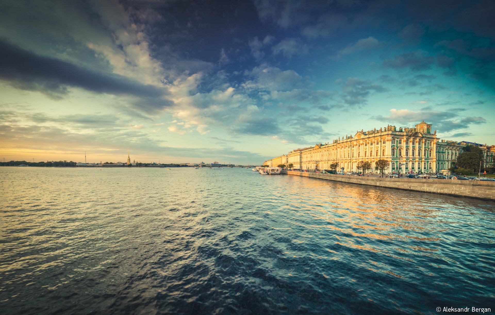 st. petersburg peter russland uferpromenade eremitage fluss feld alexander bergan