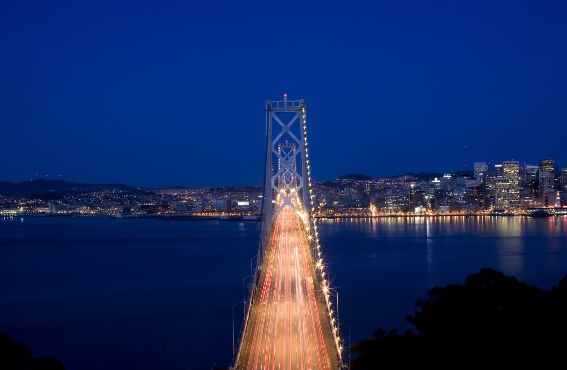 états-unis californie san francisco ville lumières éclairage nuit bleu ciel pont trafic trafic exposition détroit