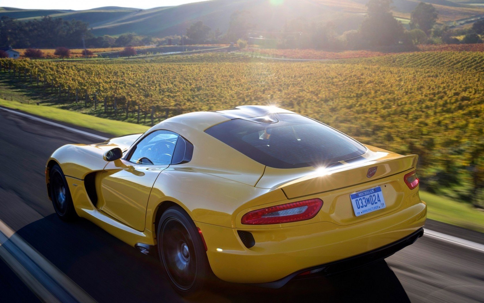 dodge viper srt posteriore abbagliamento sole luce gt