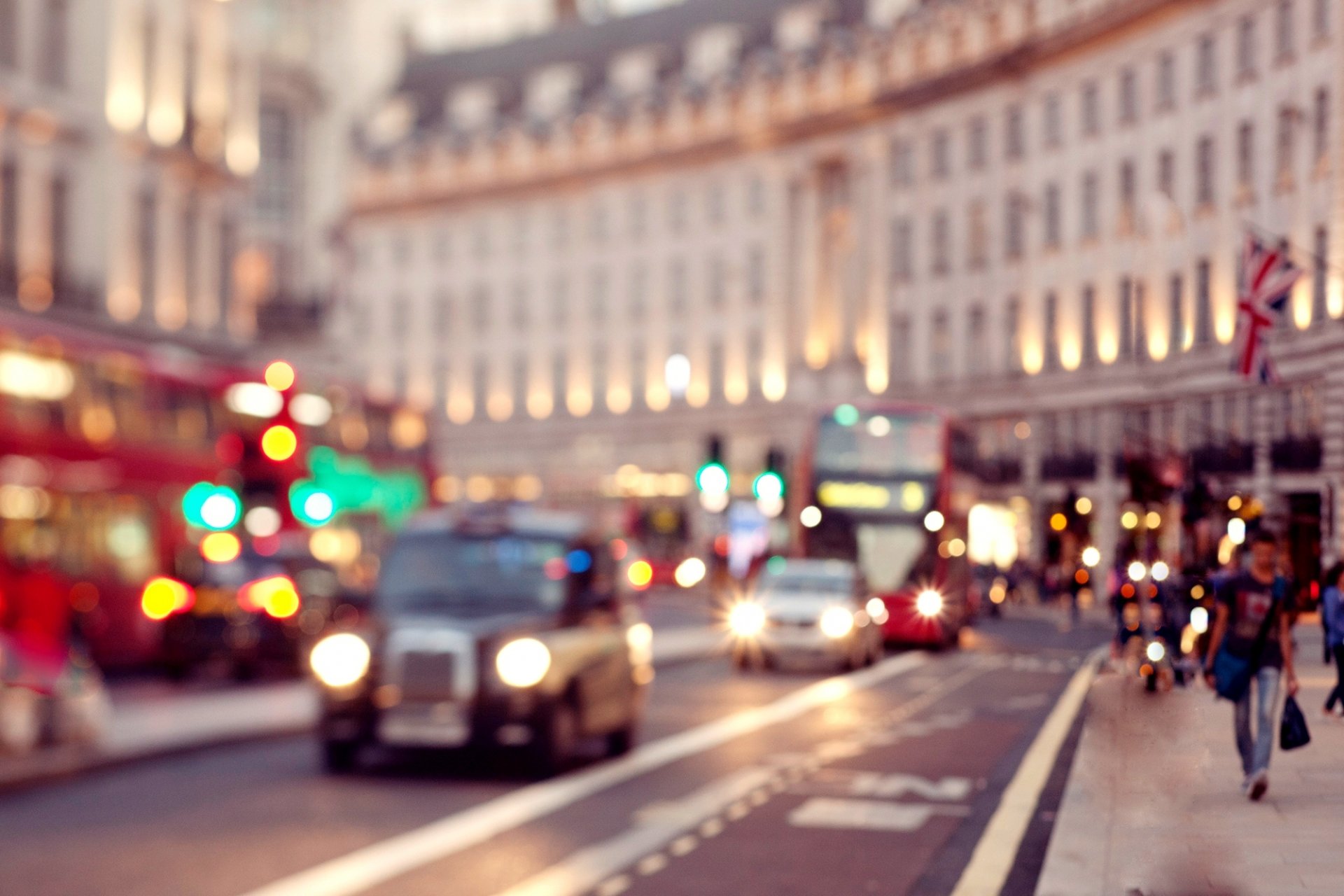 londres angleterre royaume-uni ville lumières route voiture taxi rue gens bokeh flou