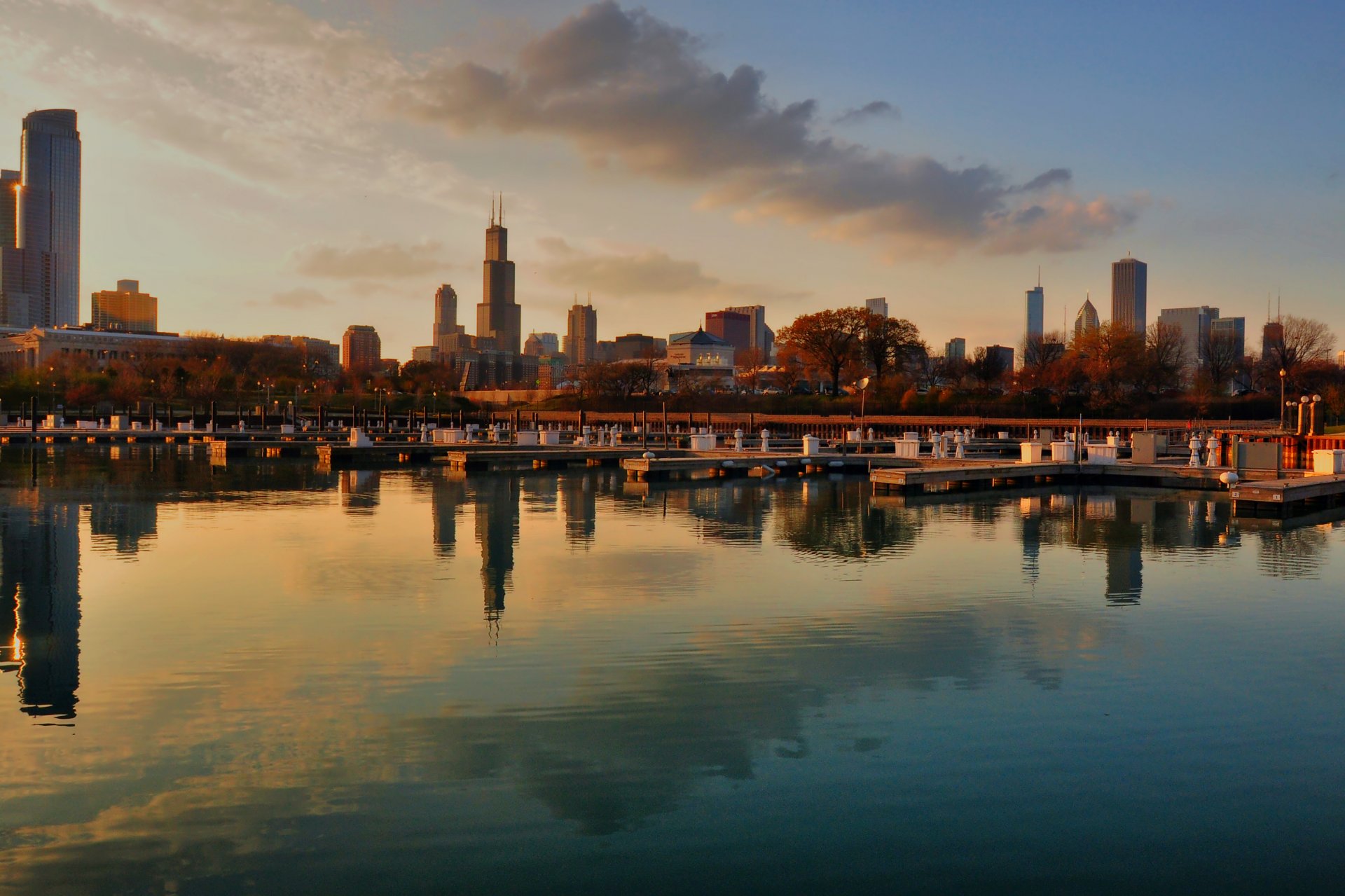 chicago illinois usa stadt abend panorama wolkenkratzer bucht liegeplatz herbst