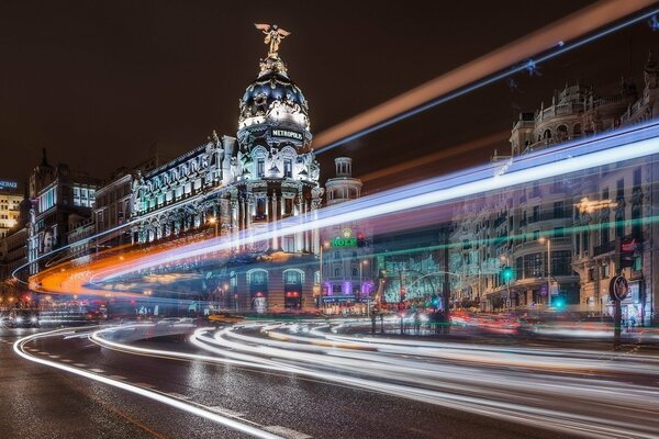 Madrid at night by the light of electric lanterns