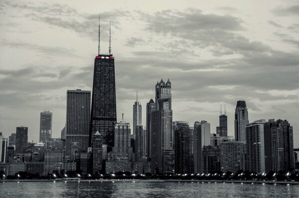 Foto in bianco e nero dei grattacieli di Chicago