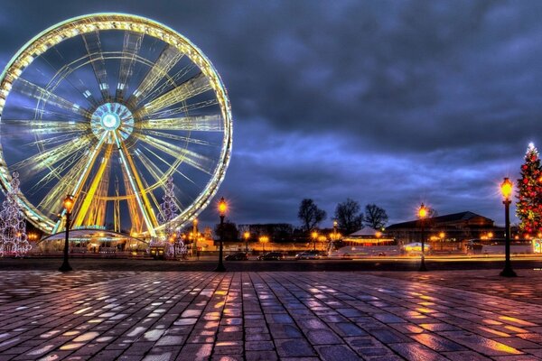 Grande roue à Paris dans la nuit