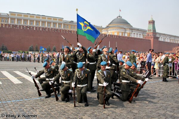 Парад вдв на красной площади