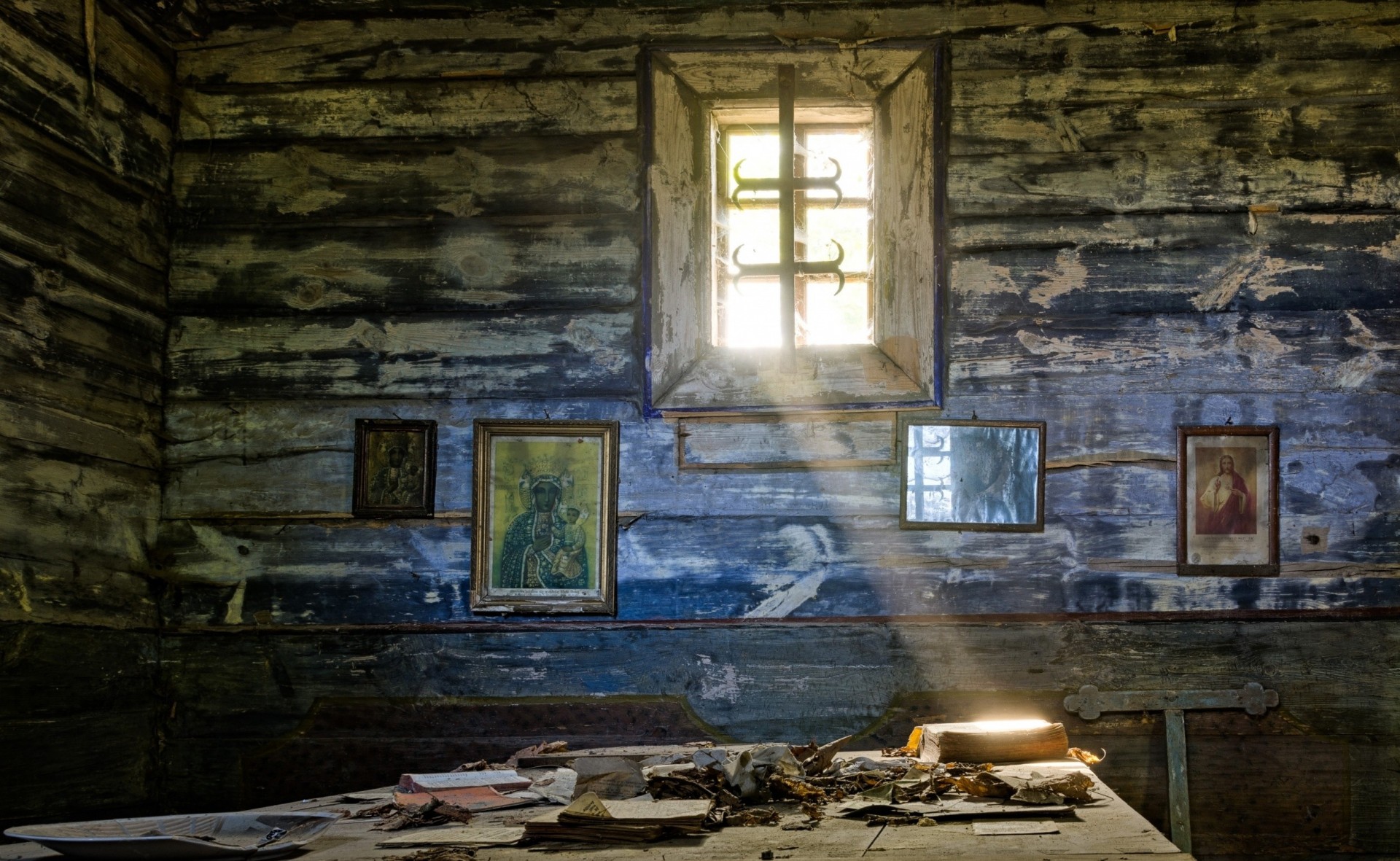 habitación ventana desolación iconos rayo de luz esperanza tristeza