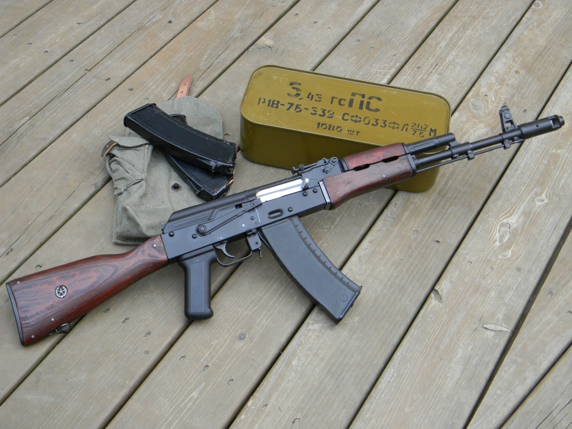 scatola bordo kalashnikov negozio ak-74 2 pezzi