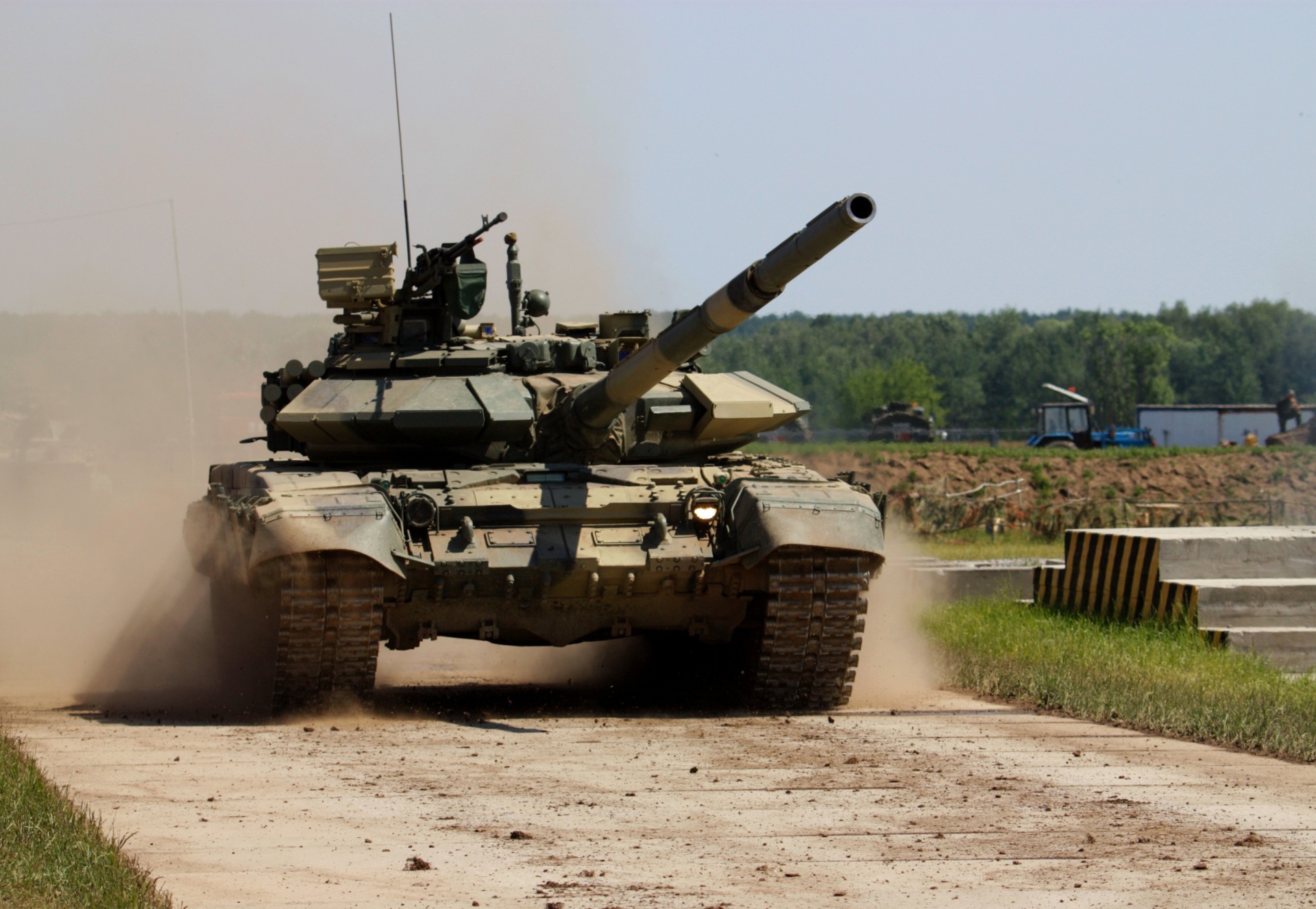 russia equipaggiamento militare serbatoio t-90 s