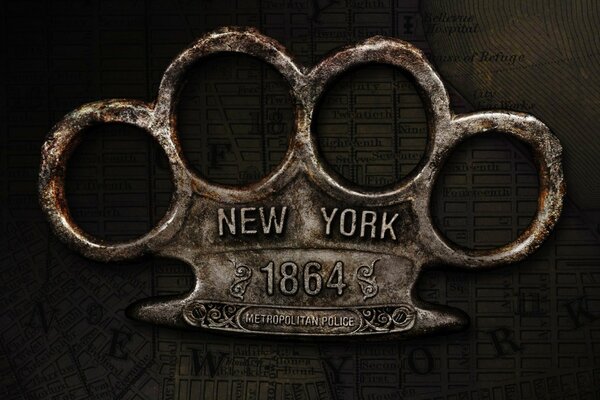 The weapon of a New York hooligan is a metal brass knuckles