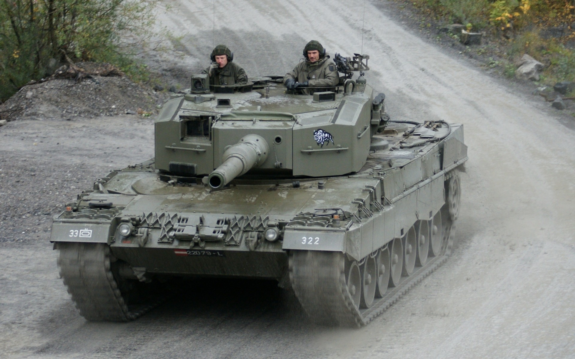 leopardo 2a4 strada fango carro armato austria