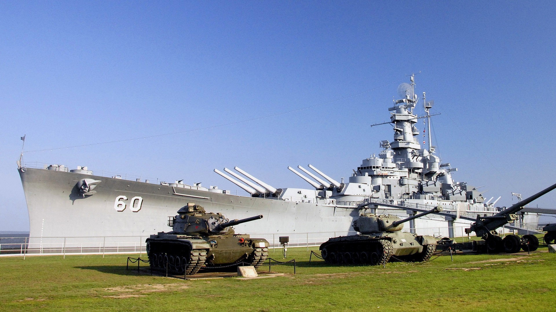 zbiornik usa park pancernik uss alabama trawa niebieski wojskowy