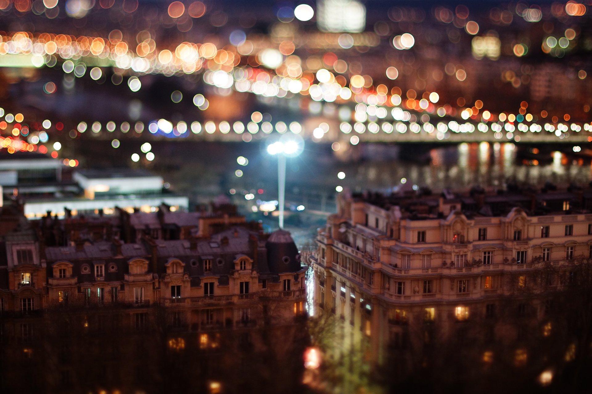 tenda spostamento bokeh tilt shift notte città luci edifici case