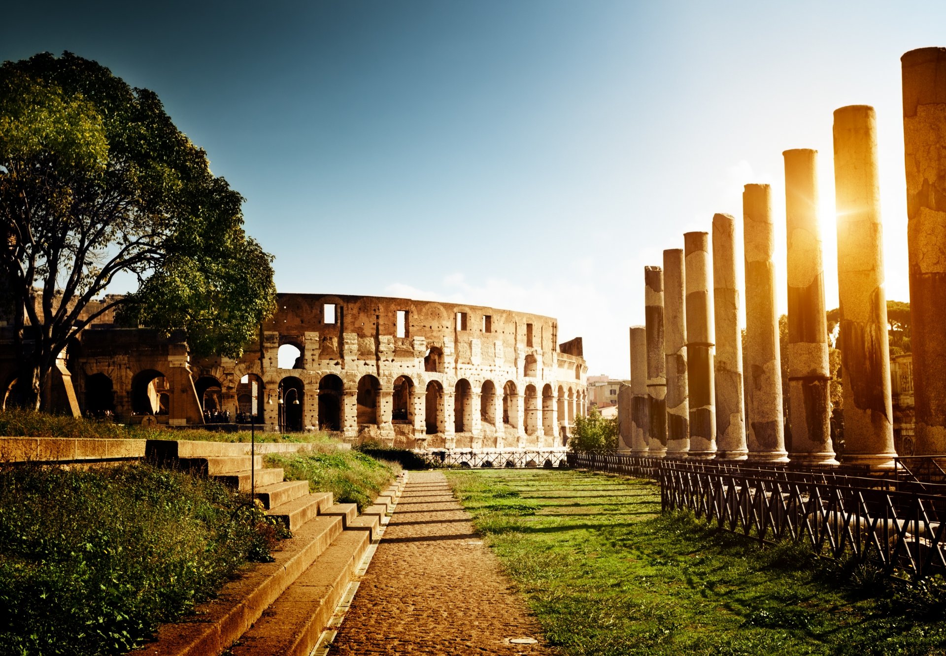 italia roma coliseo anfiteatro arquitectura columnas escalones sol luz