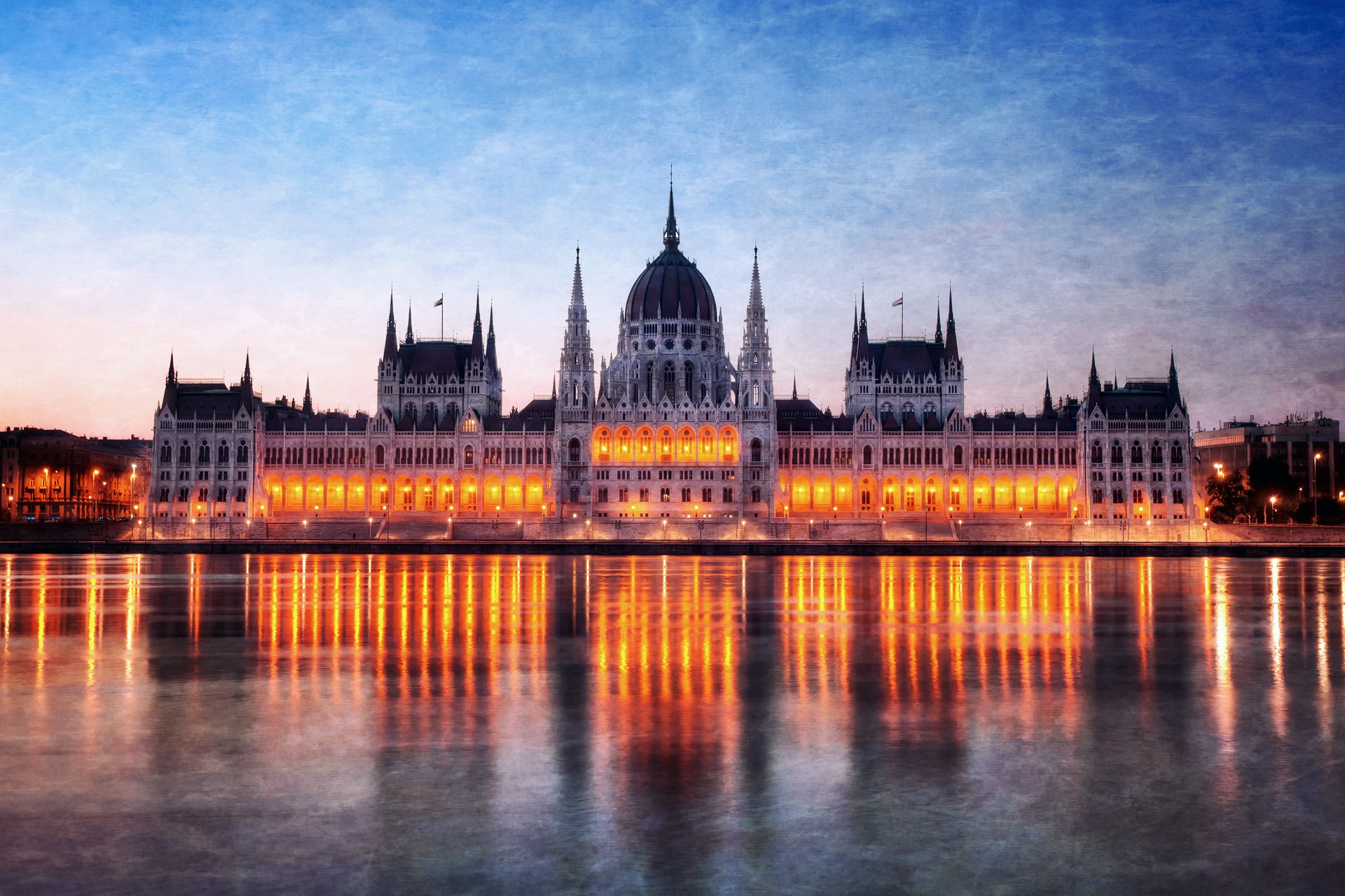 hongrie budapest nuit parlement lumières rétro-éclairage rivière danube réflexion