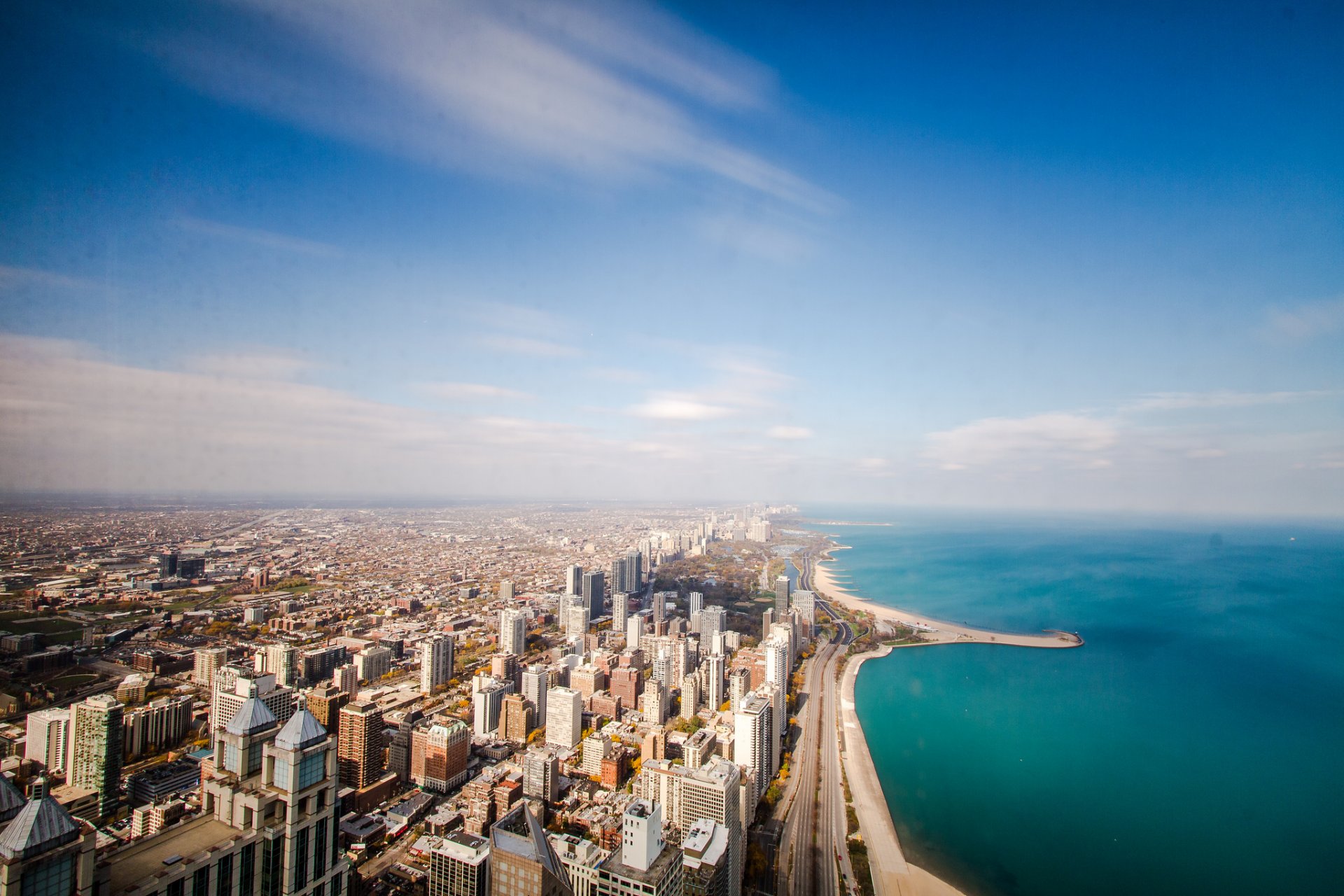 usa illinois chicago illinois plage océan littoral horizon ciel nuages jour clair gratte-ciel routes