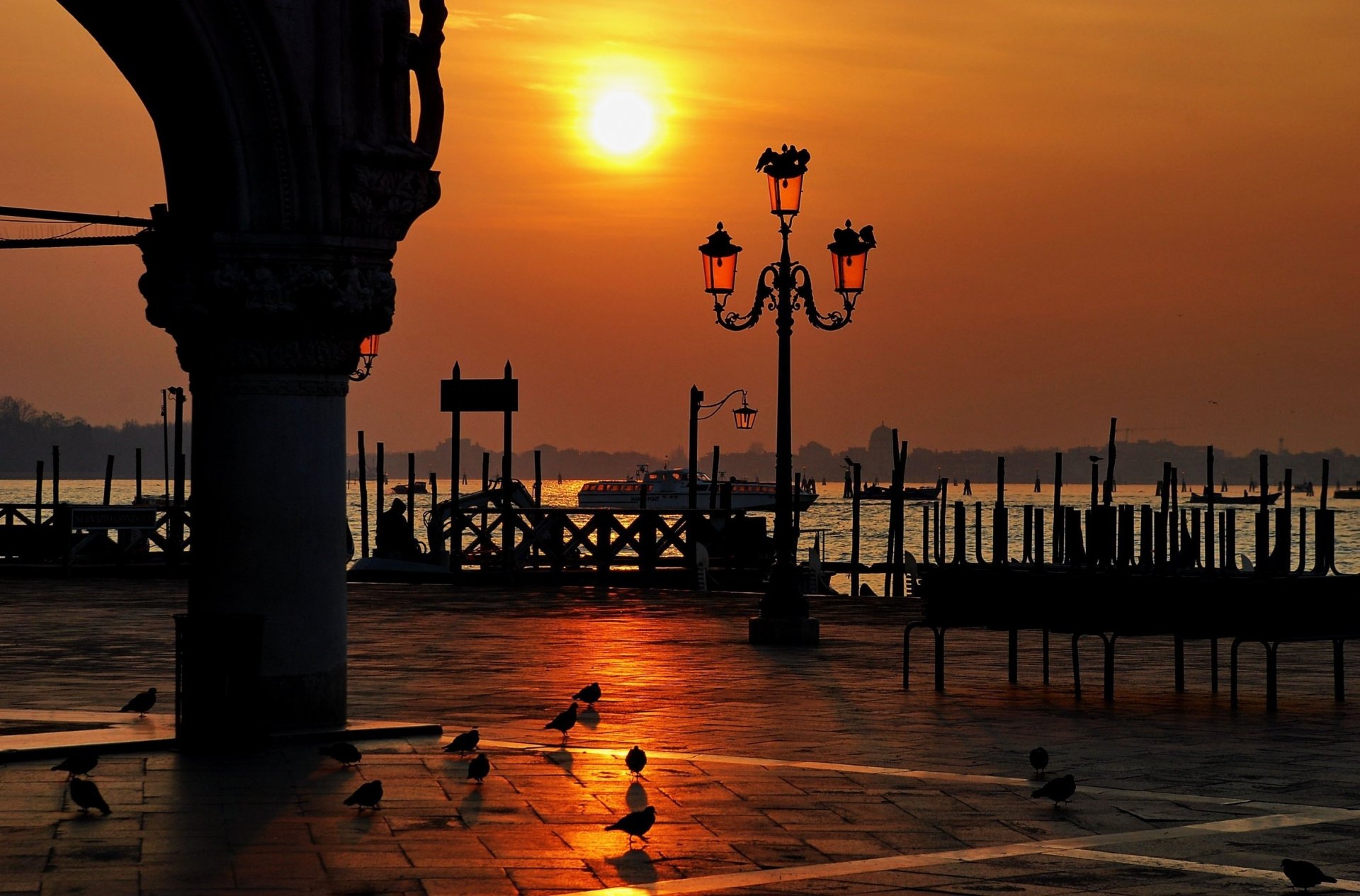 italien venedig markusplatz dogenpalast sonnenuntergang stinker wasser