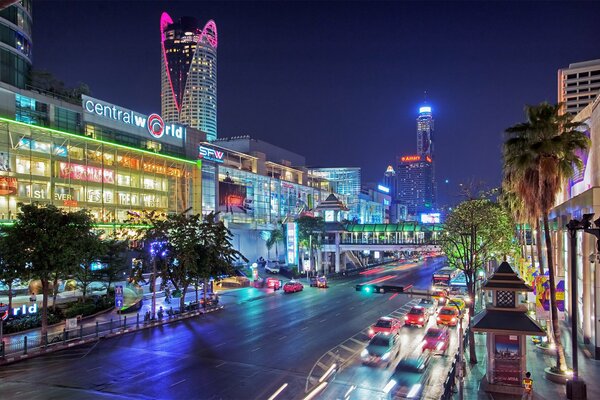 Bangkok est une ville de lumières et de couleurs vives