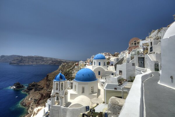 Grecia y el cielo azul profundo