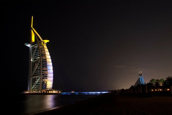 L hôtel le plus célèbre de Dubaï