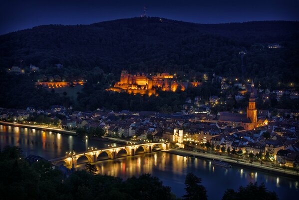 Ein unbeschreibliches Panorama der Nacht Deutschlands