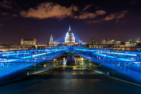 Londres Inglés en las luces de la ciudad