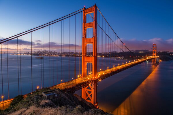 Golden Gate Bridge in den Abendlichtern