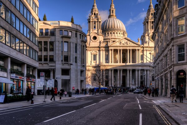 Spring Street vicino alla Cattedrale di Londra