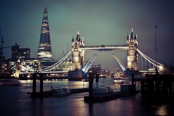 Tower Bridge in England is the most grandiose structure on the River Thames