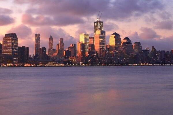 Tramonto sulla metropoli di New York