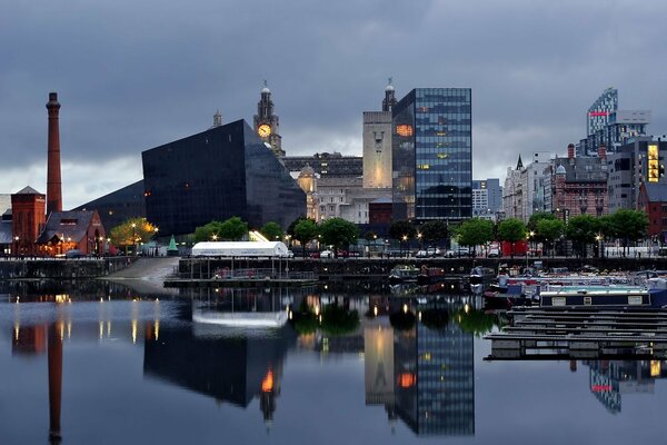 Fondos de pantalla Evening City Liverpool