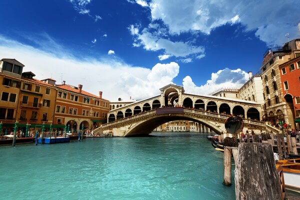 Grand Canal Po among Italian houses