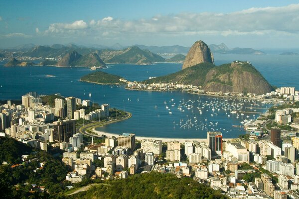 Bahía en Brasil durante el día