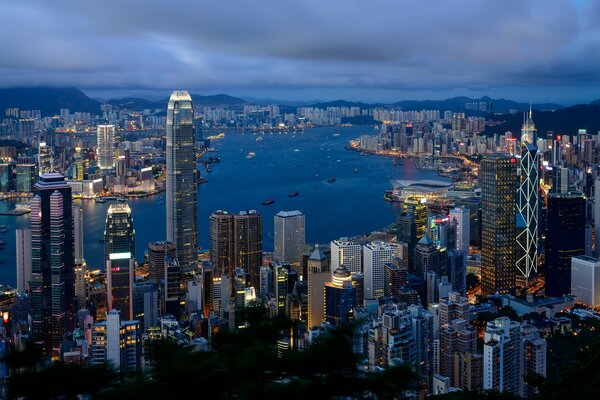 Hong Kong Morgen bei bewölktem Wetter