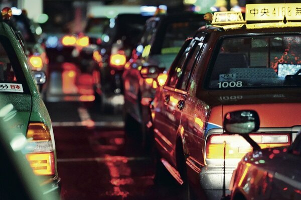 Embouteillage sur la route de la ville japonaise