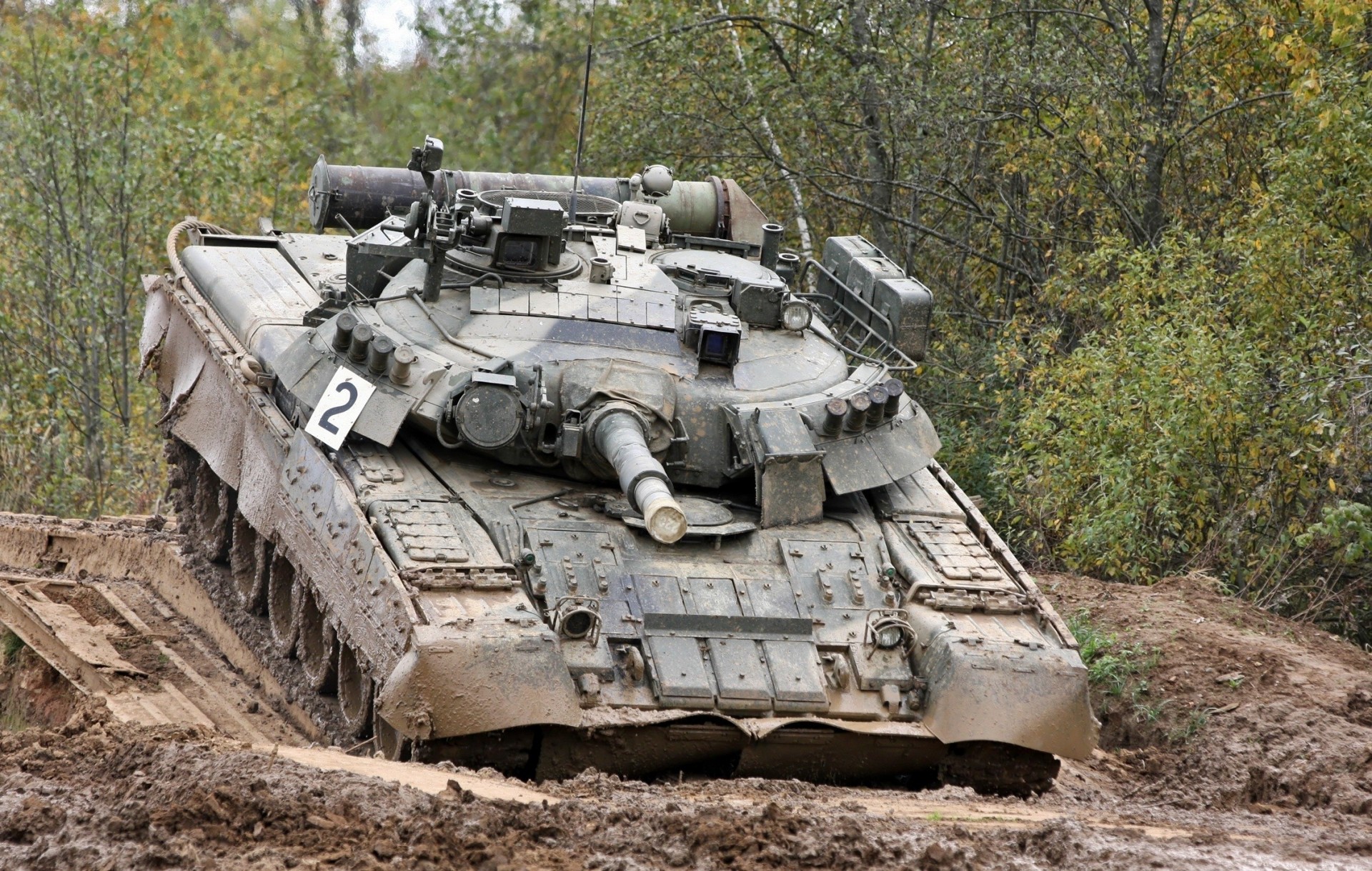 russia equipaggiamento militare poligono di tiro serbatoio t - 80 ud