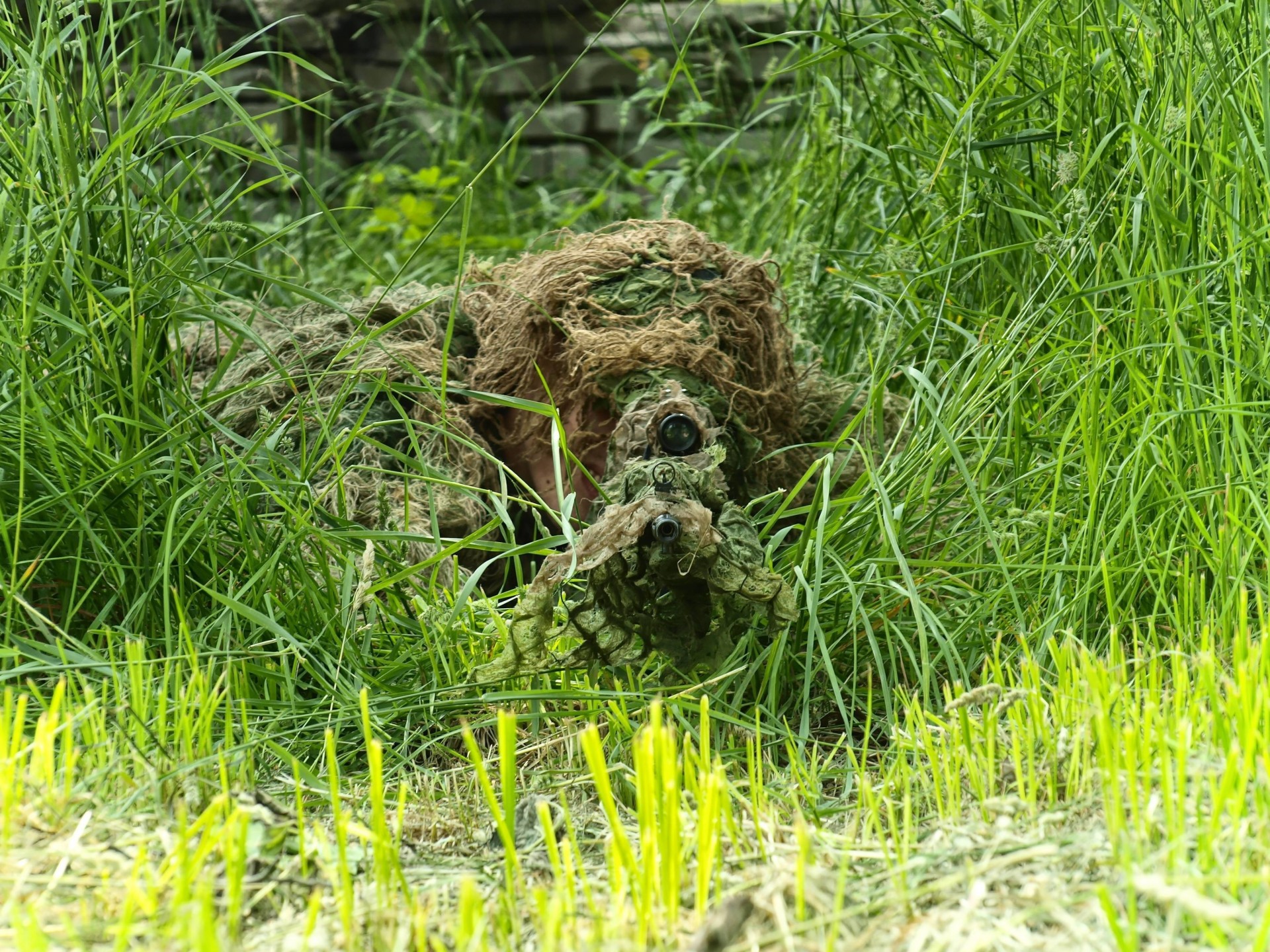 scharfschütze hinterhalt tarnung