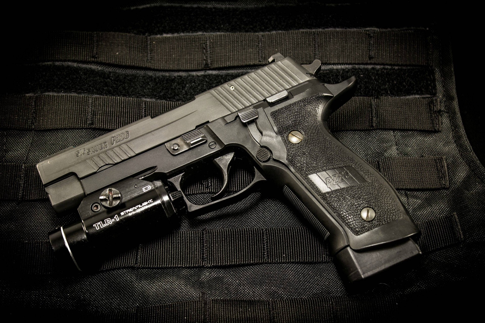 ig-sauer year flashlight weapon p226