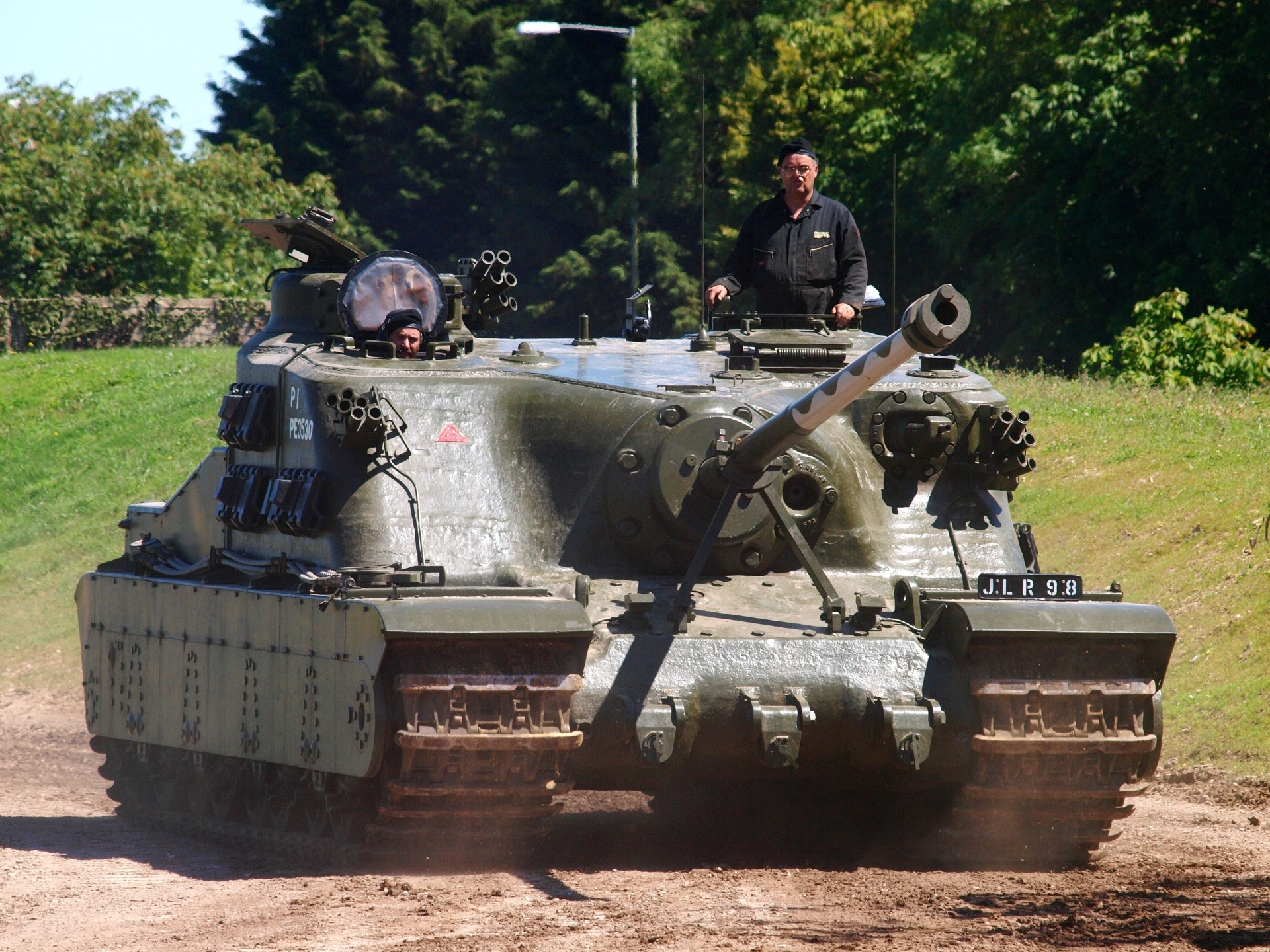 tank schildkröte angriff selbstfahrende artillerie britisch