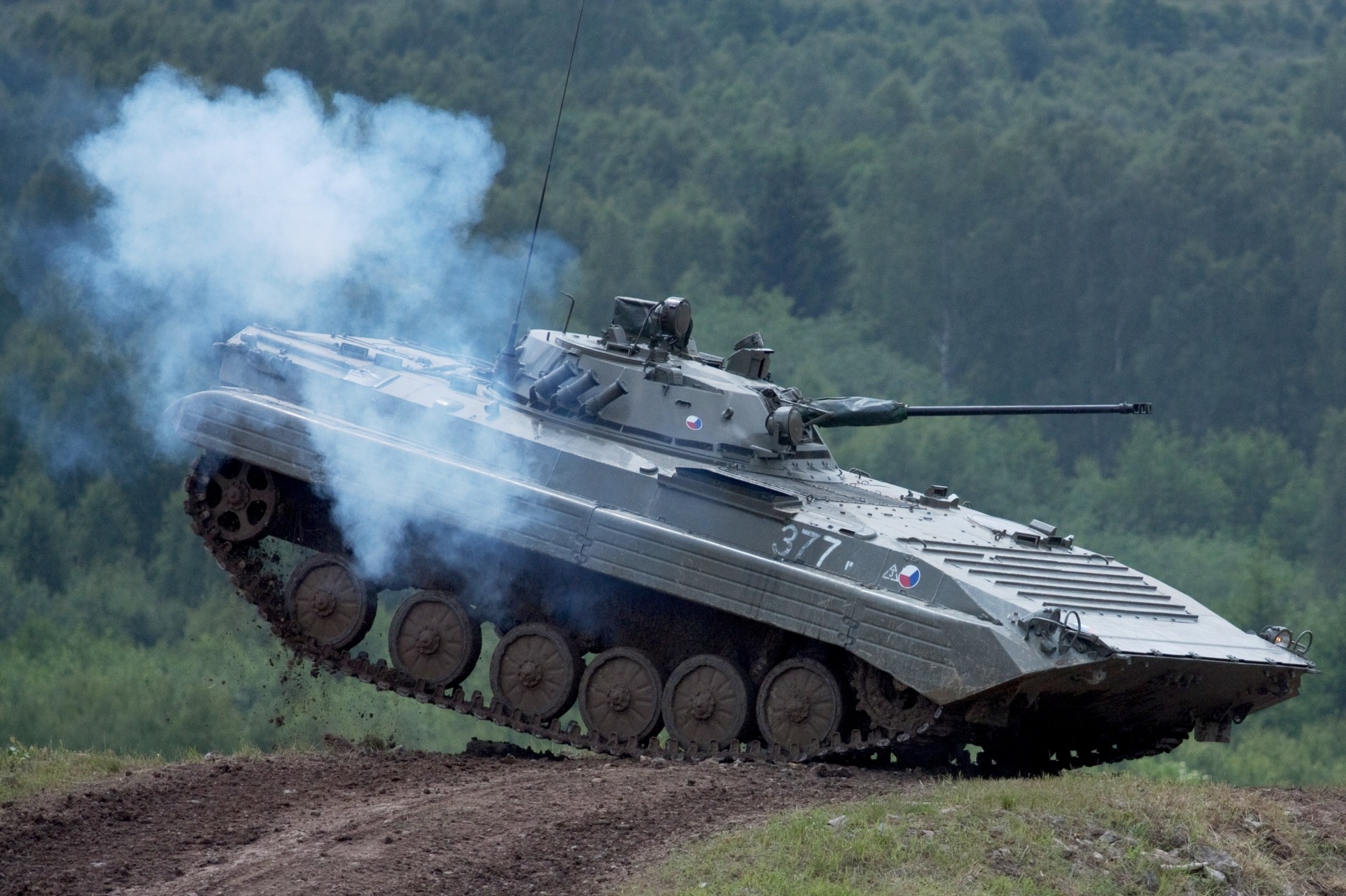 infanterie-kampffahrzeug sprung stern übung bmp